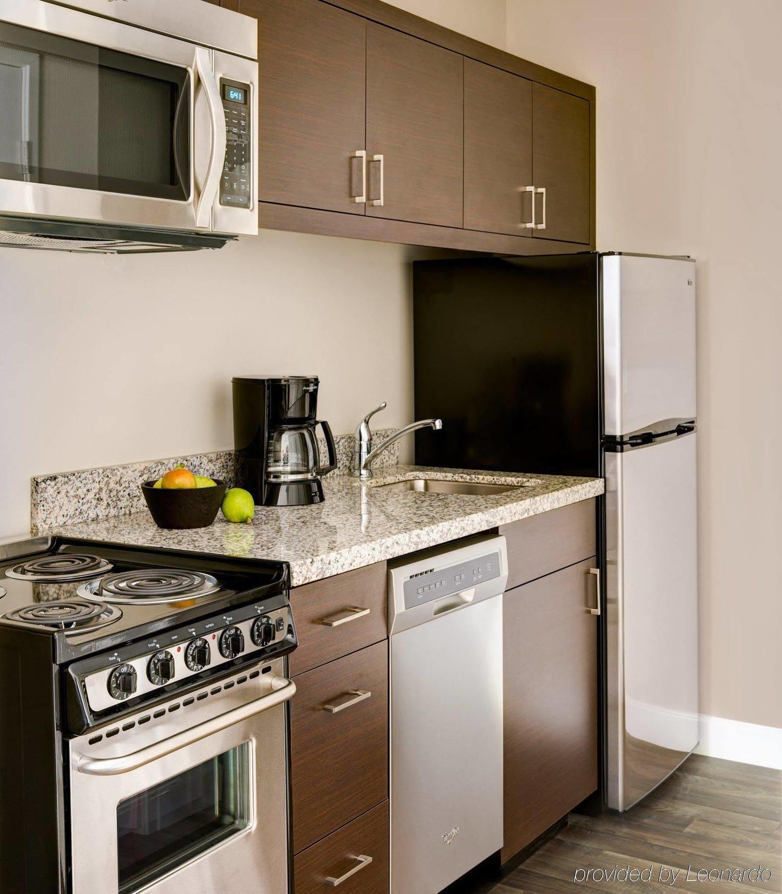 Towneplace Suites By Marriott Lawrence Downtown Εξωτερικό φωτογραφία